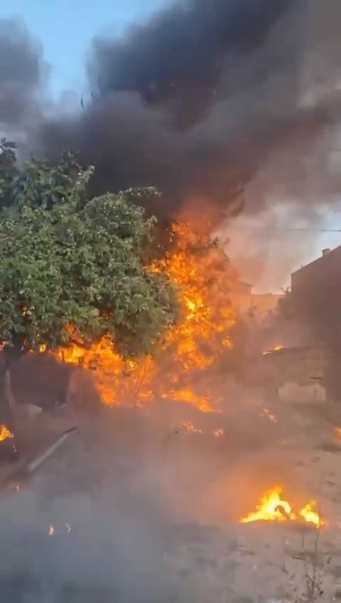 Tüpler bomba gibi patladı, ev alevlere teslim oldu
