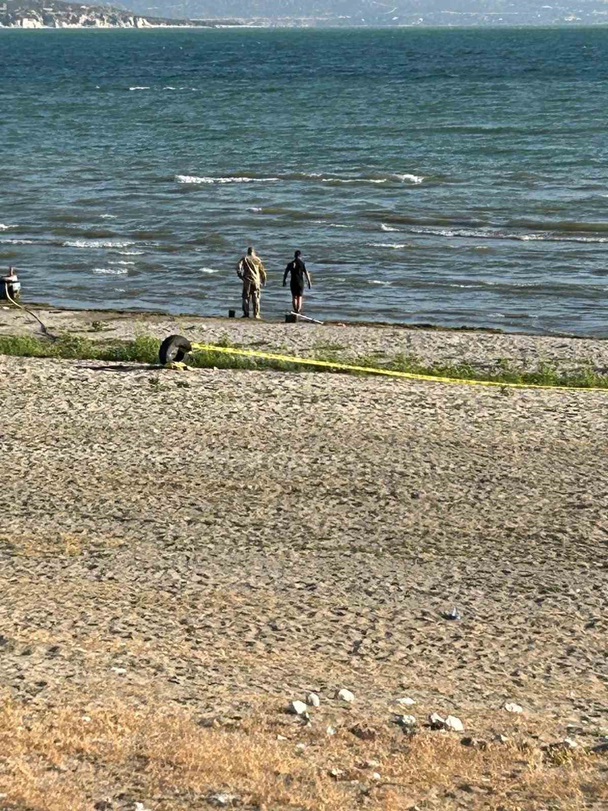 Eğirdir Gölü’nde bulunan el bombaları imha edilmek üzere gölden çıkarıldı
