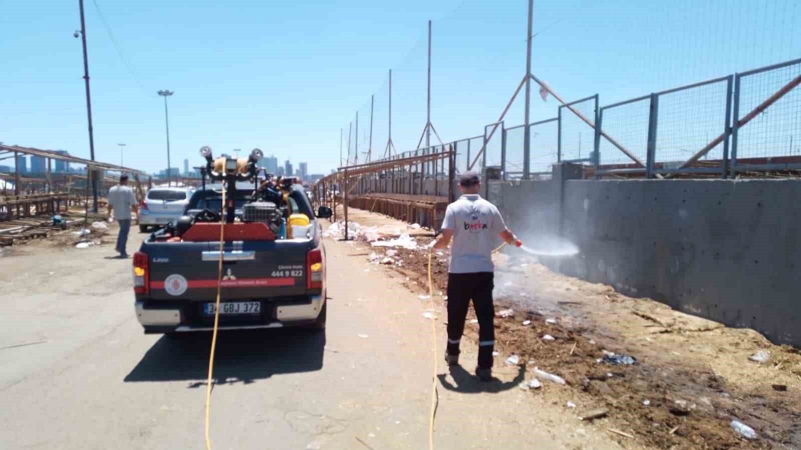 Ümraniye’de Kurban Bayramı sonrası geniş çaplı temizlik
