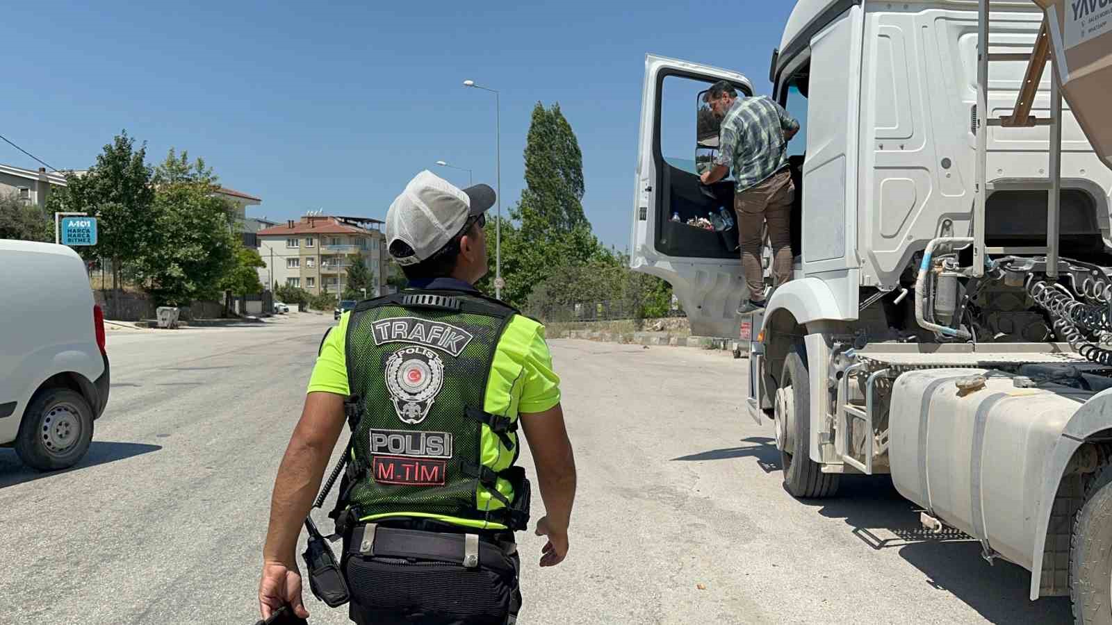 Bursa’da tehlike saçan hafriyat kamyon sürücüleri teker teker yakalandı
