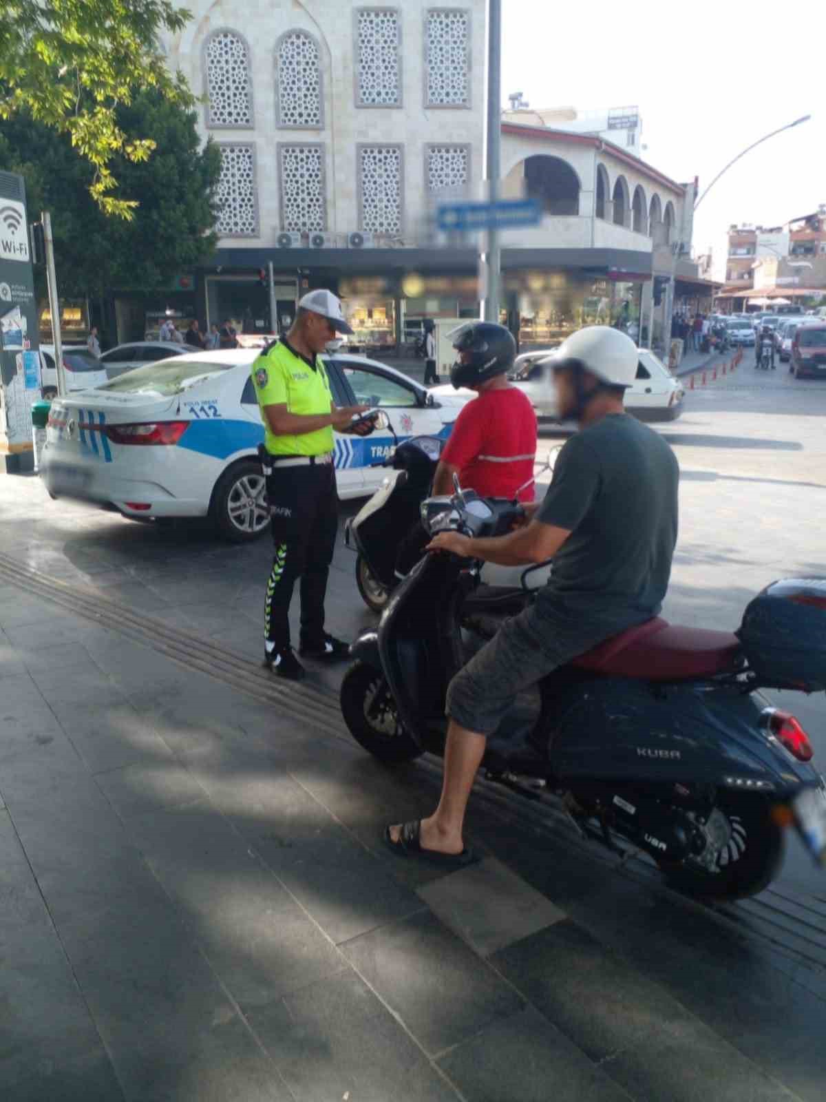 Antalya’da motosiklet, traktör ve servis araçlarına sıkı denetim
