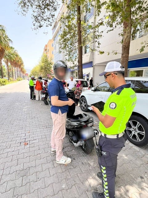 Antalya’da motosiklet, traktör ve servis araçlarına sıkı denetim
