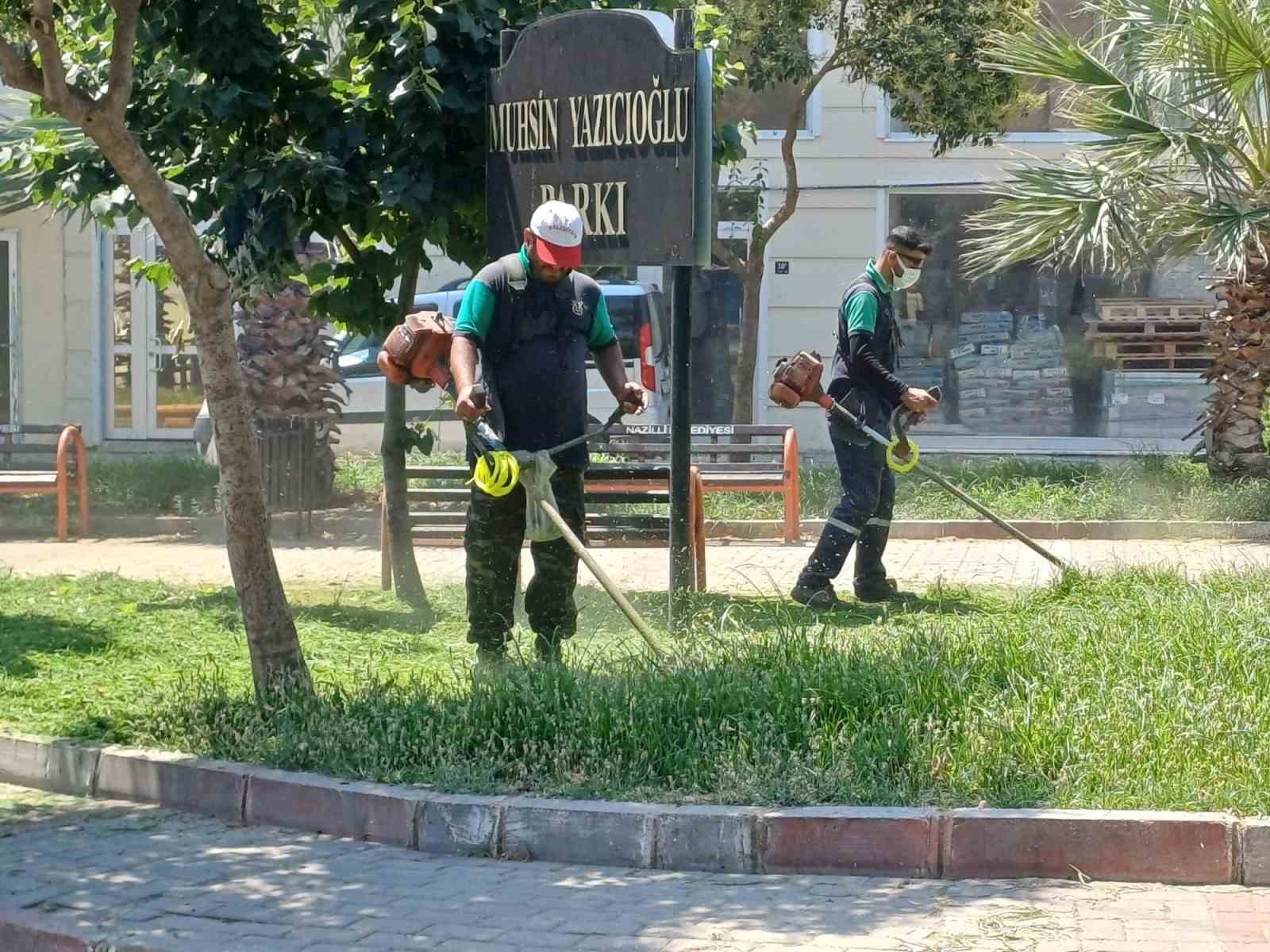 Nazilli Belediyesi’nden parklarda temizlik seferberliği
