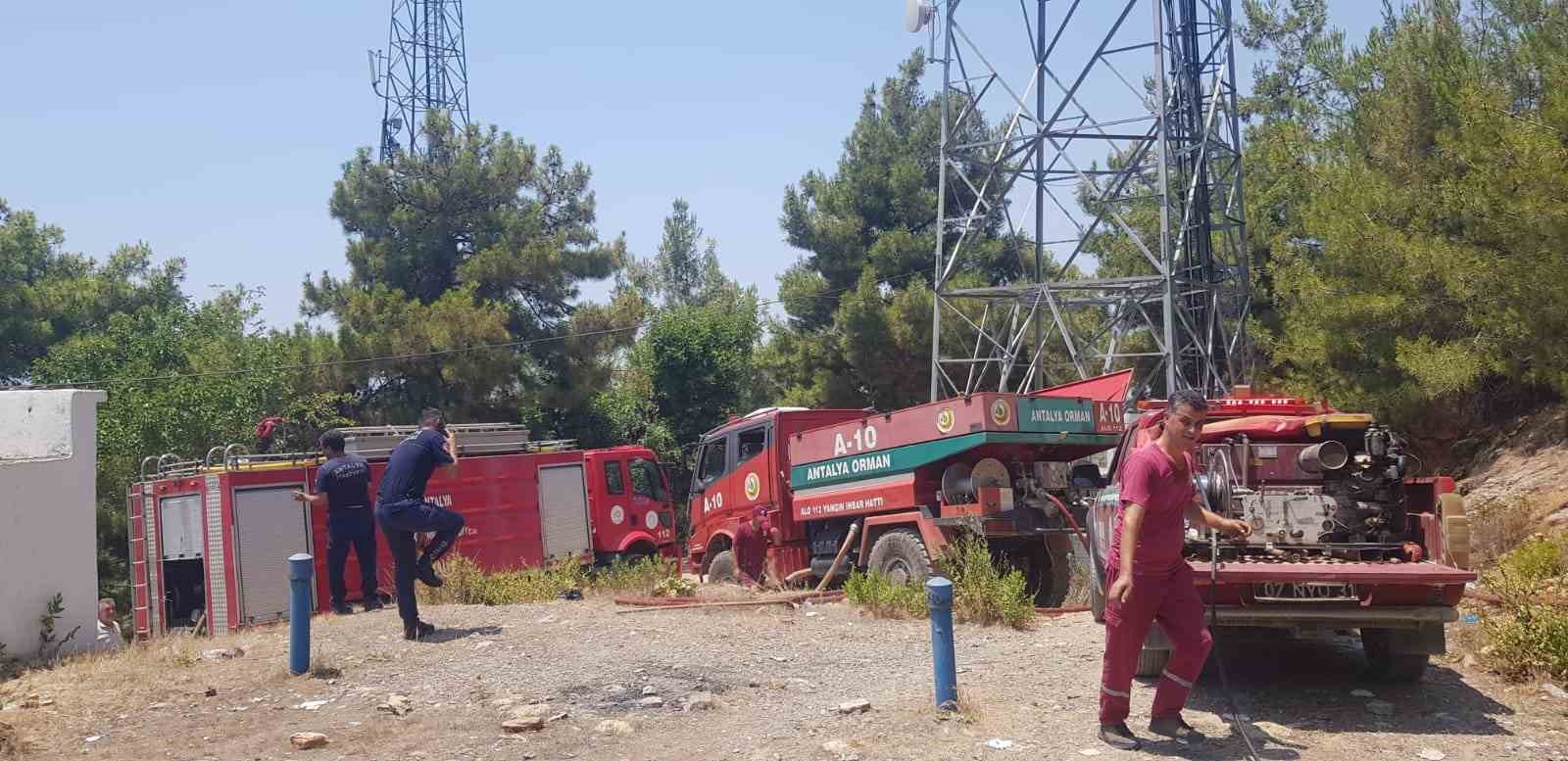 Alanya’daki orman yangını büyümeden kontrol altına alındı
