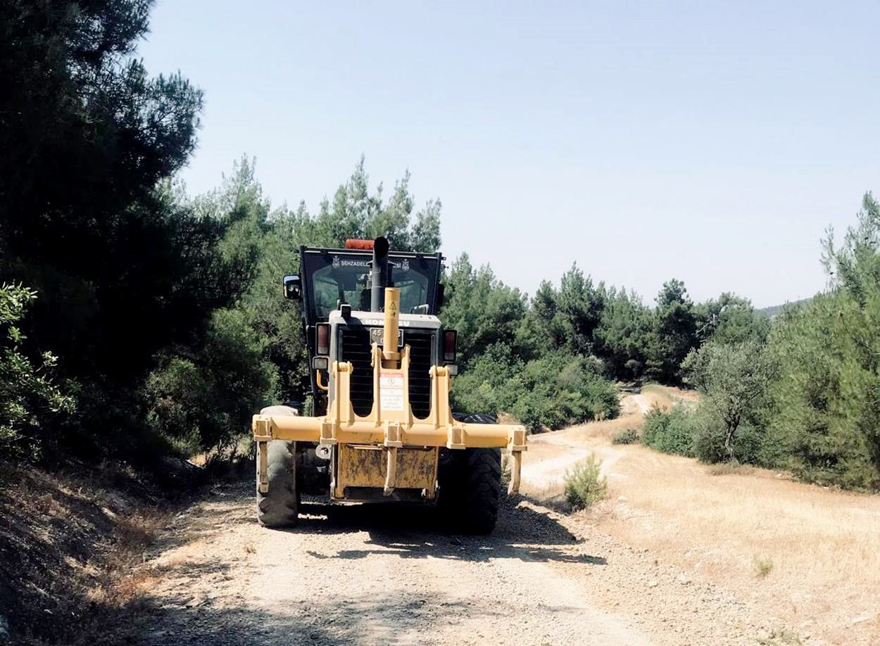 Şehzadeler Belediyesi’nden Çınarlıkuyu’da yol çalışması
