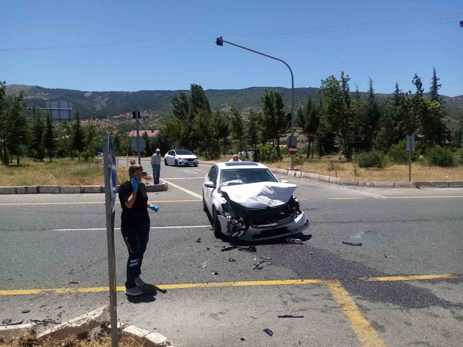 Elazığ’da trafik kazası: 3 yaralı
