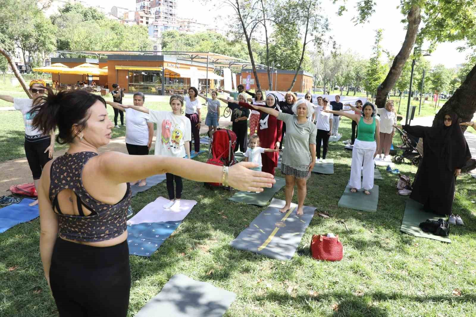 Yoga tutkunları Eyüpsultan’da buluştu
