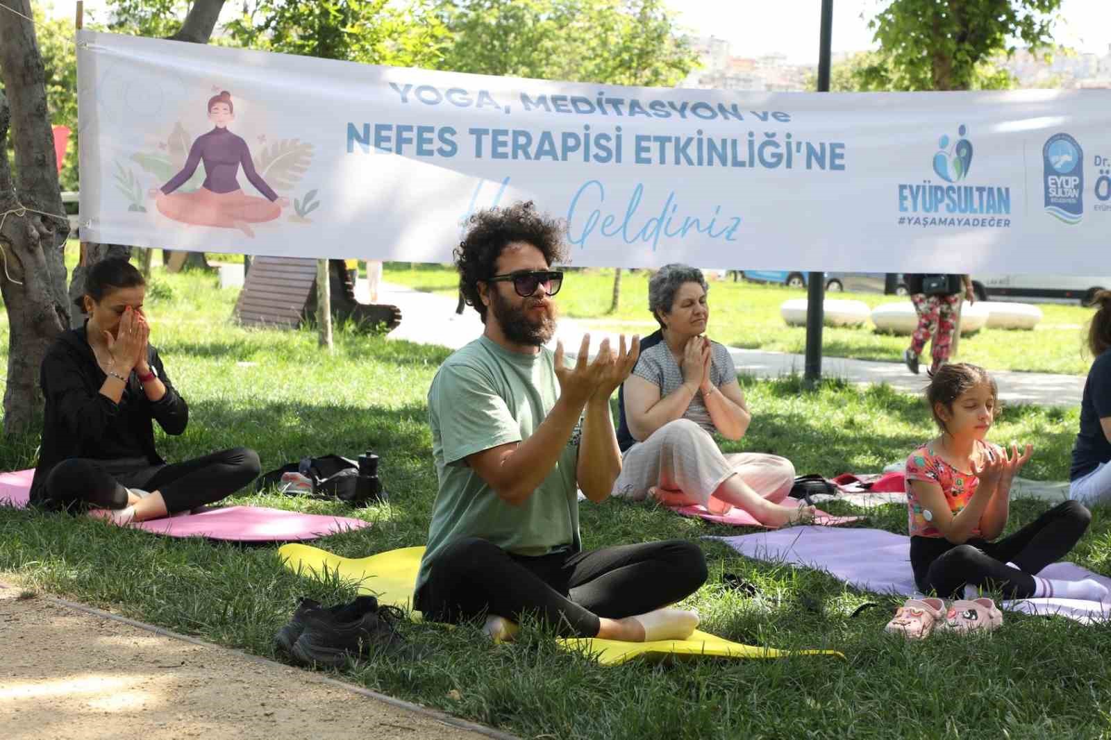 Yoga tutkunları Eyüpsultan’da buluştu
