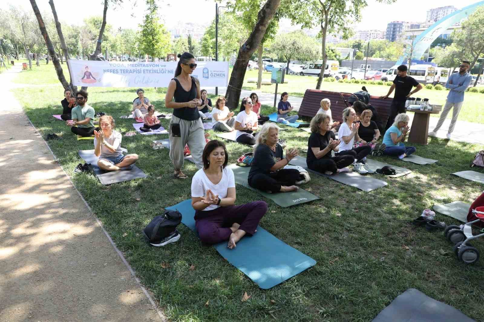 Yoga tutkunları Eyüpsultan’da buluştu
