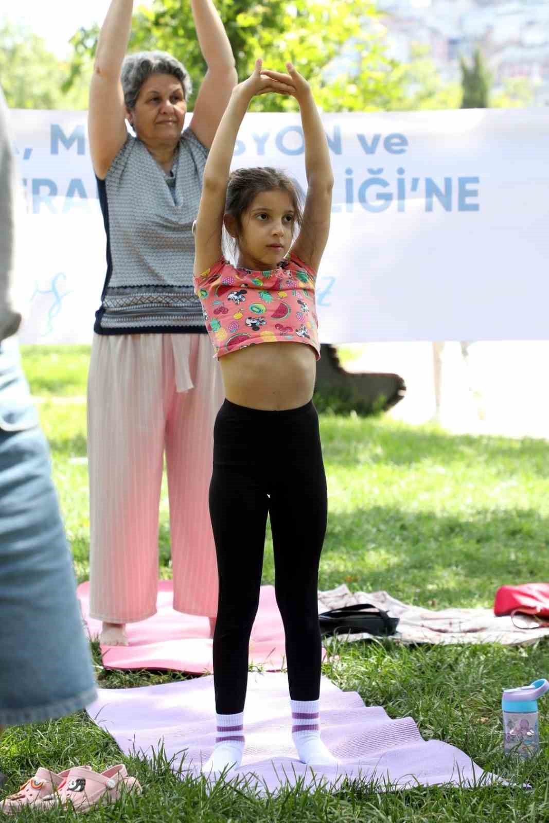 Yoga tutkunları Eyüpsultan’da buluştu
