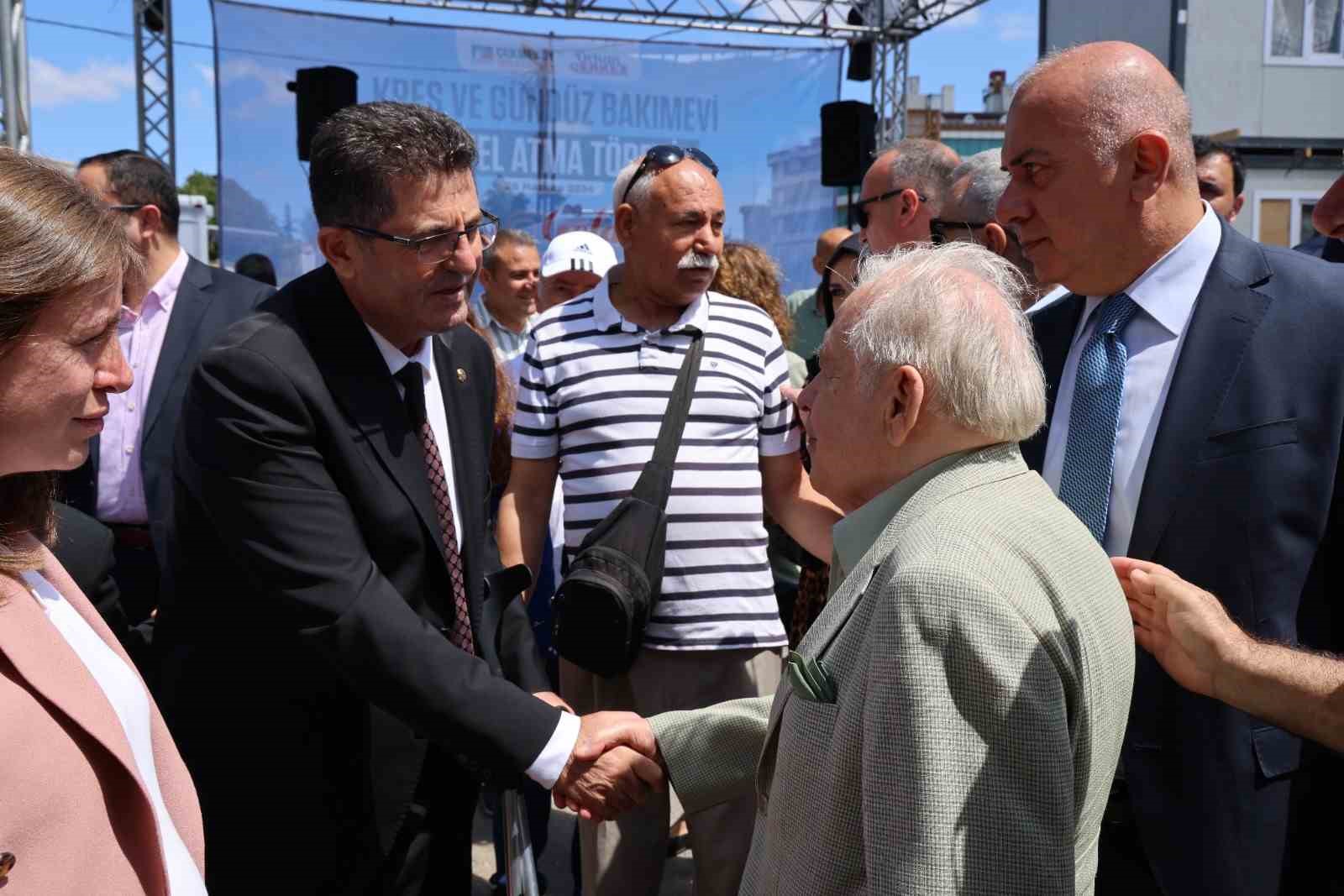 Çekmeköy’ün yeni kreş ve gündüz bakımevinin temeli törenle atıldı
