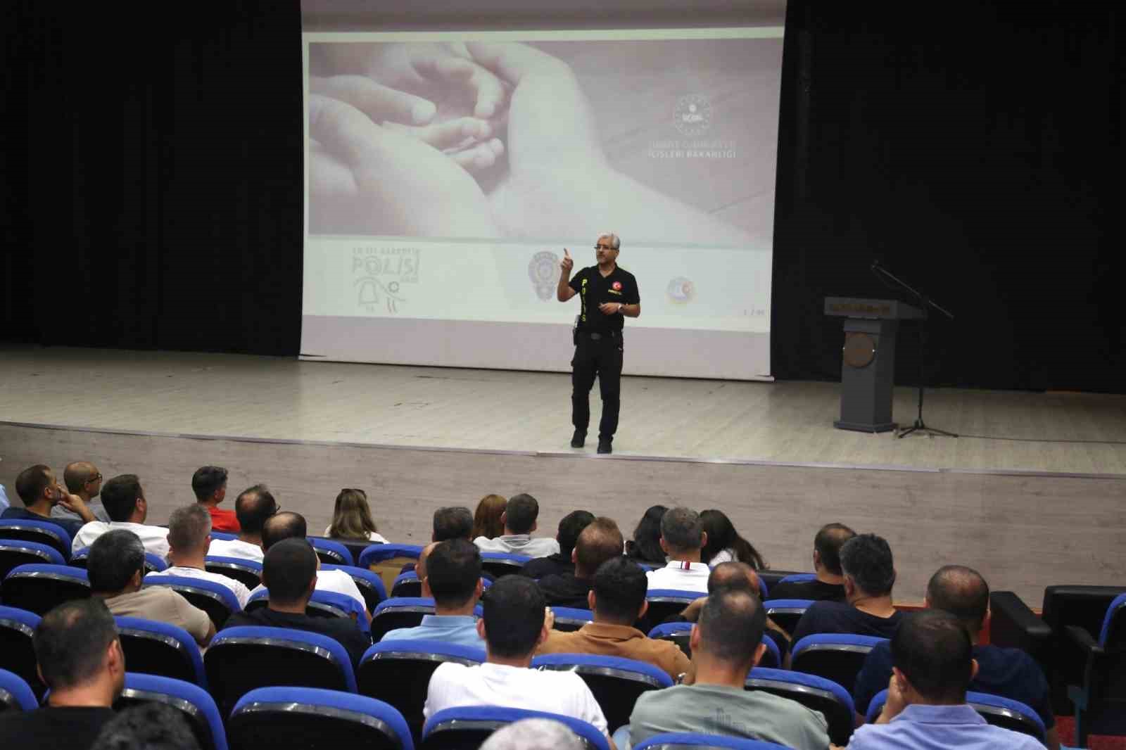 Elazığ Belediyesi çalışanlarına narko-rehber semineri verildi
