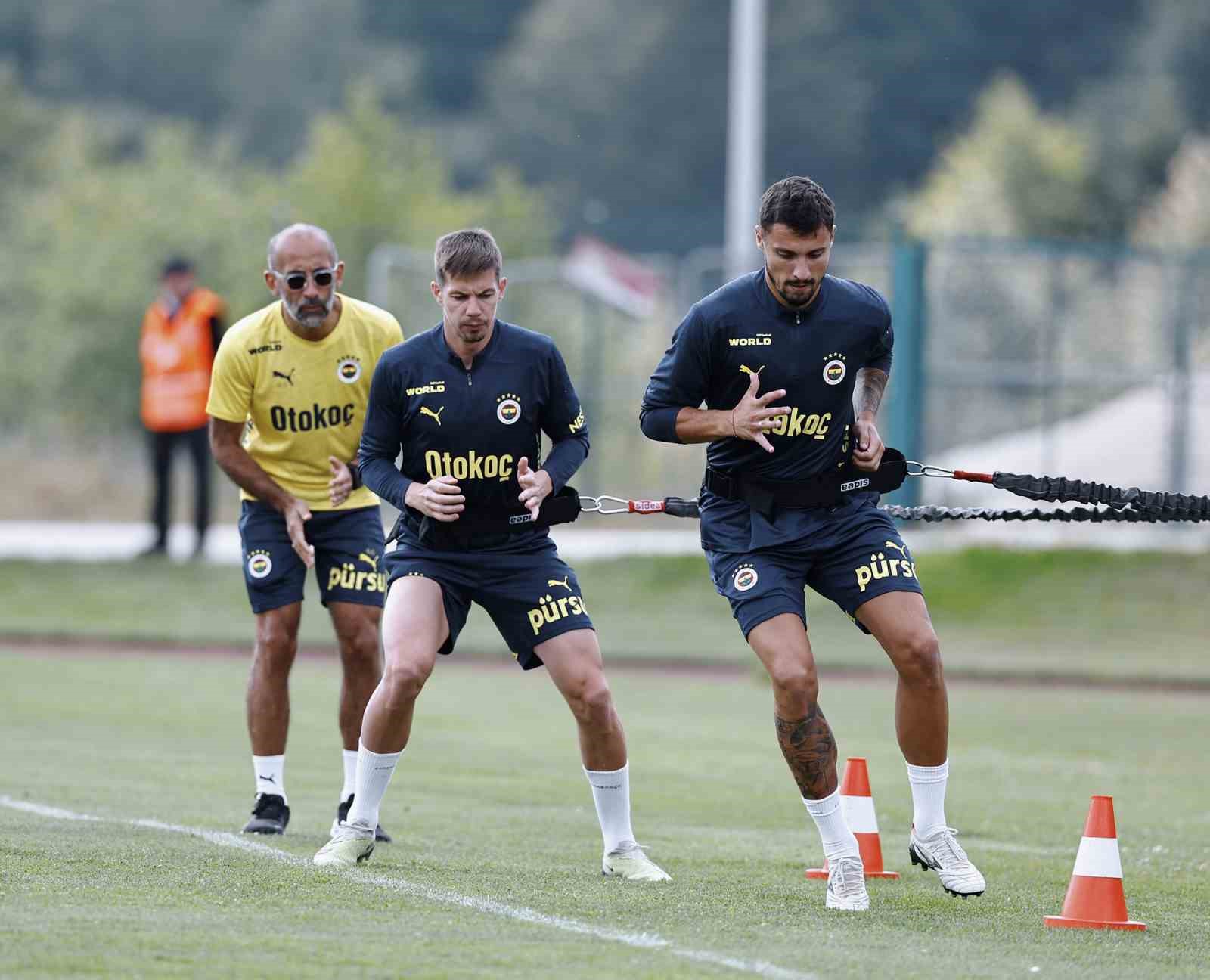 Fenerbahçe, yeni sezon hazırlıklarını sürdürdü
