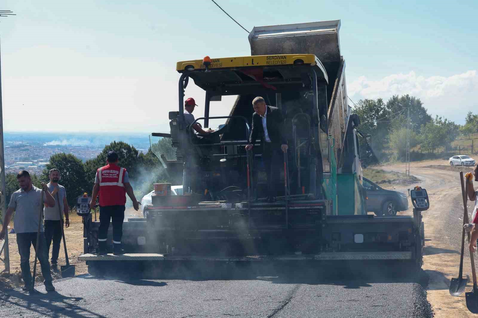 Serdivan Kırantepe yolu asfalt çalışmaları başladı
