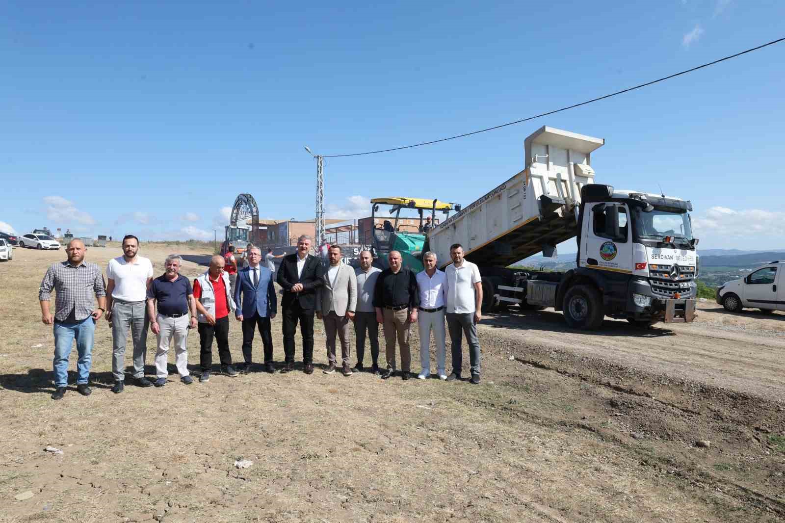 Serdivan Kırantepe yolu asfalt çalışmaları başladı
