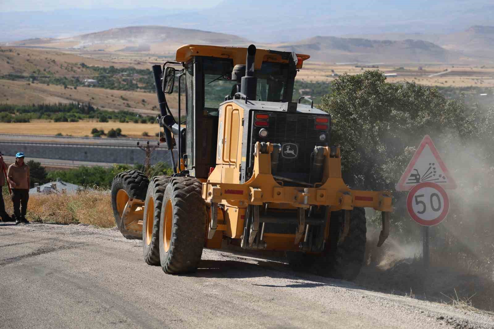 Elazığ’da ormanlık alanda yangın
