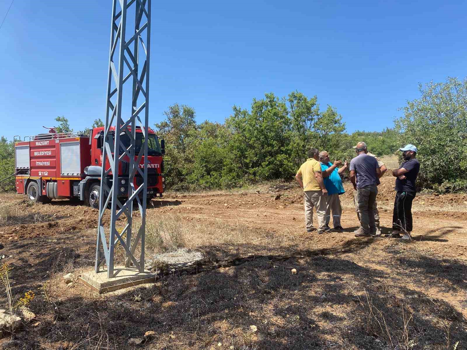 Tunceli’de 3 ayrı bölgede çıkan yangınlardan 2’si söndürüldü, 1’ine müdahale sürüyor
