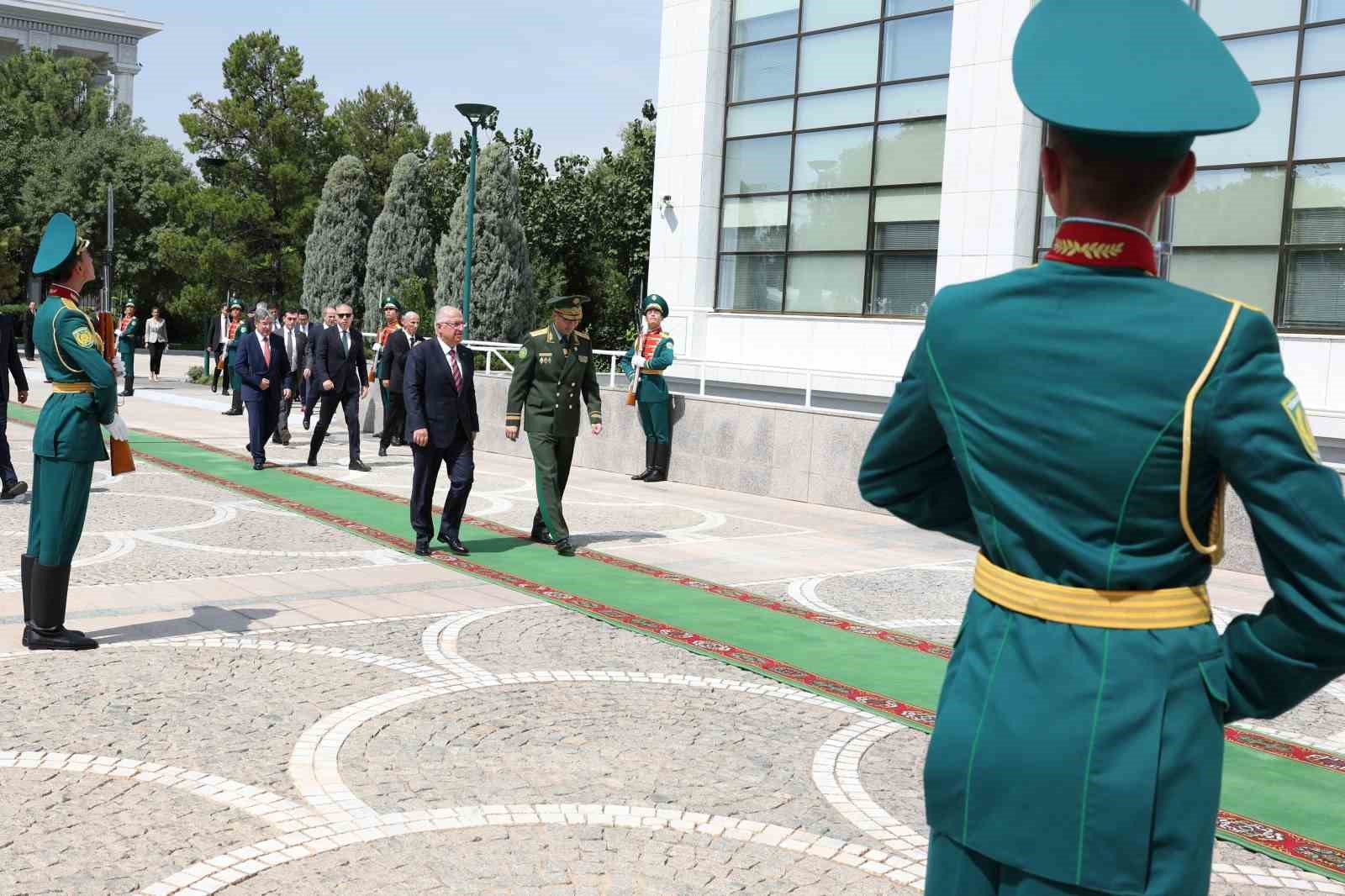 Milli Savunma Bakanı Güler, Türkmenistan’da
