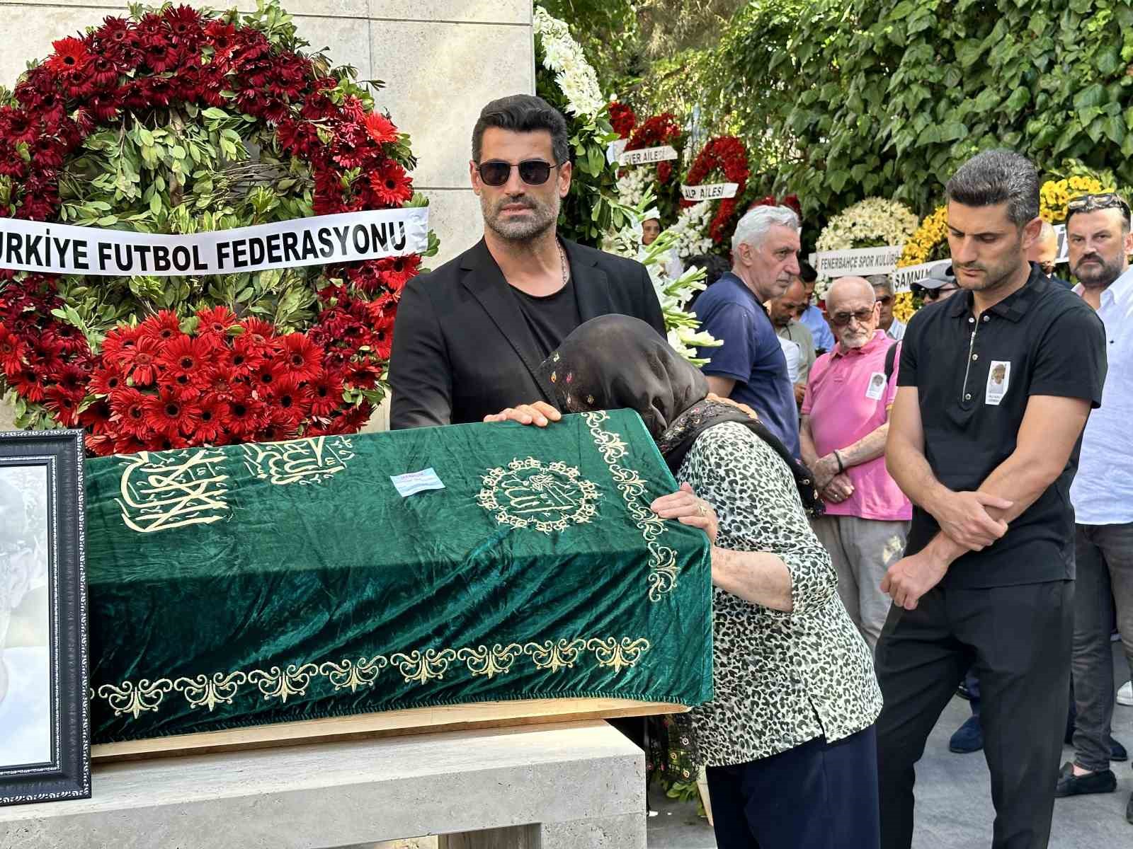 Volkan Demirel’in babası son yolculuğuna uğurlandı
