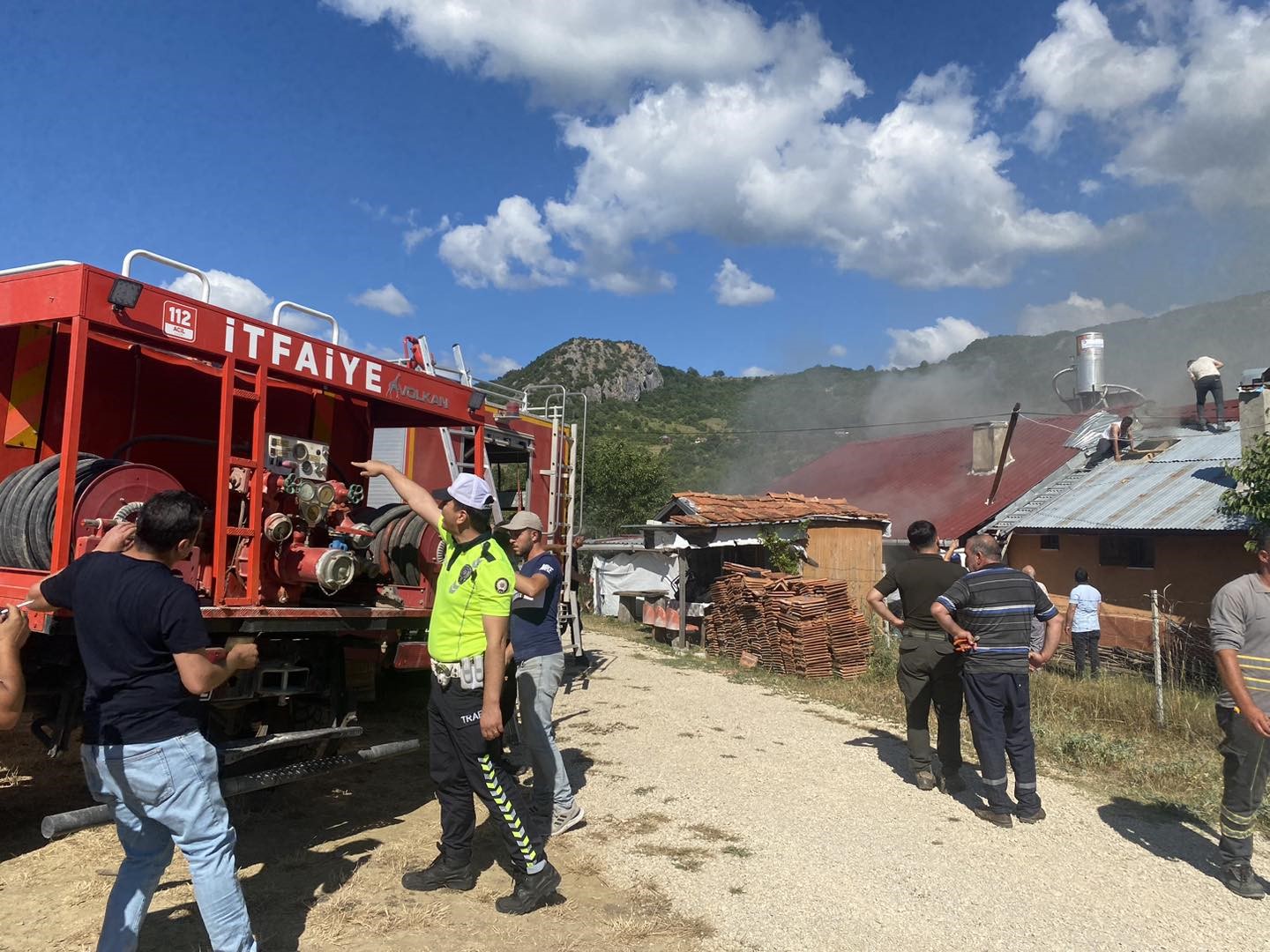 Kastamonu’da çıkan yangında bir ev kullanılamaz hale geldi
