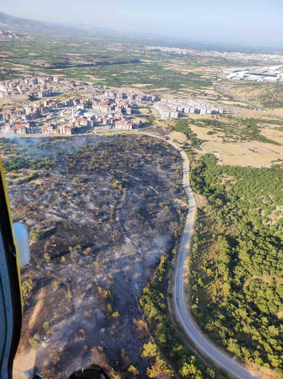 Manisa’da ormanlık alandaki 2 yangın da kontrol altına alındı
