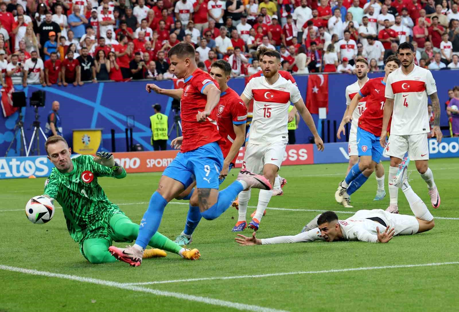 EURO 2024: Çekya: 0 - Türkiye: 0 (Maç devam ediyor)
