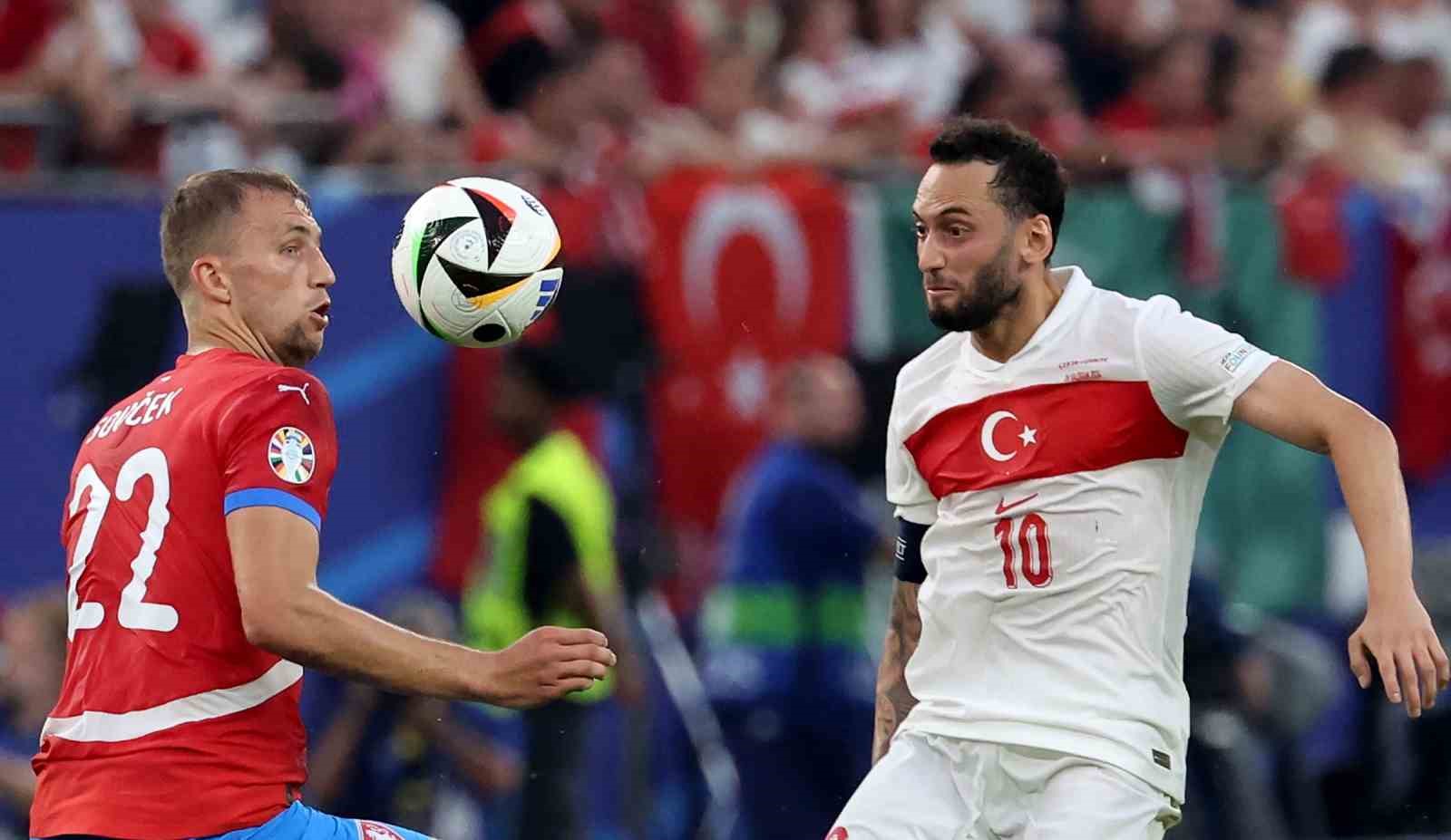 EURO 2024: Çekya: 0 - Türkiye: 0 (İlk yarı)
