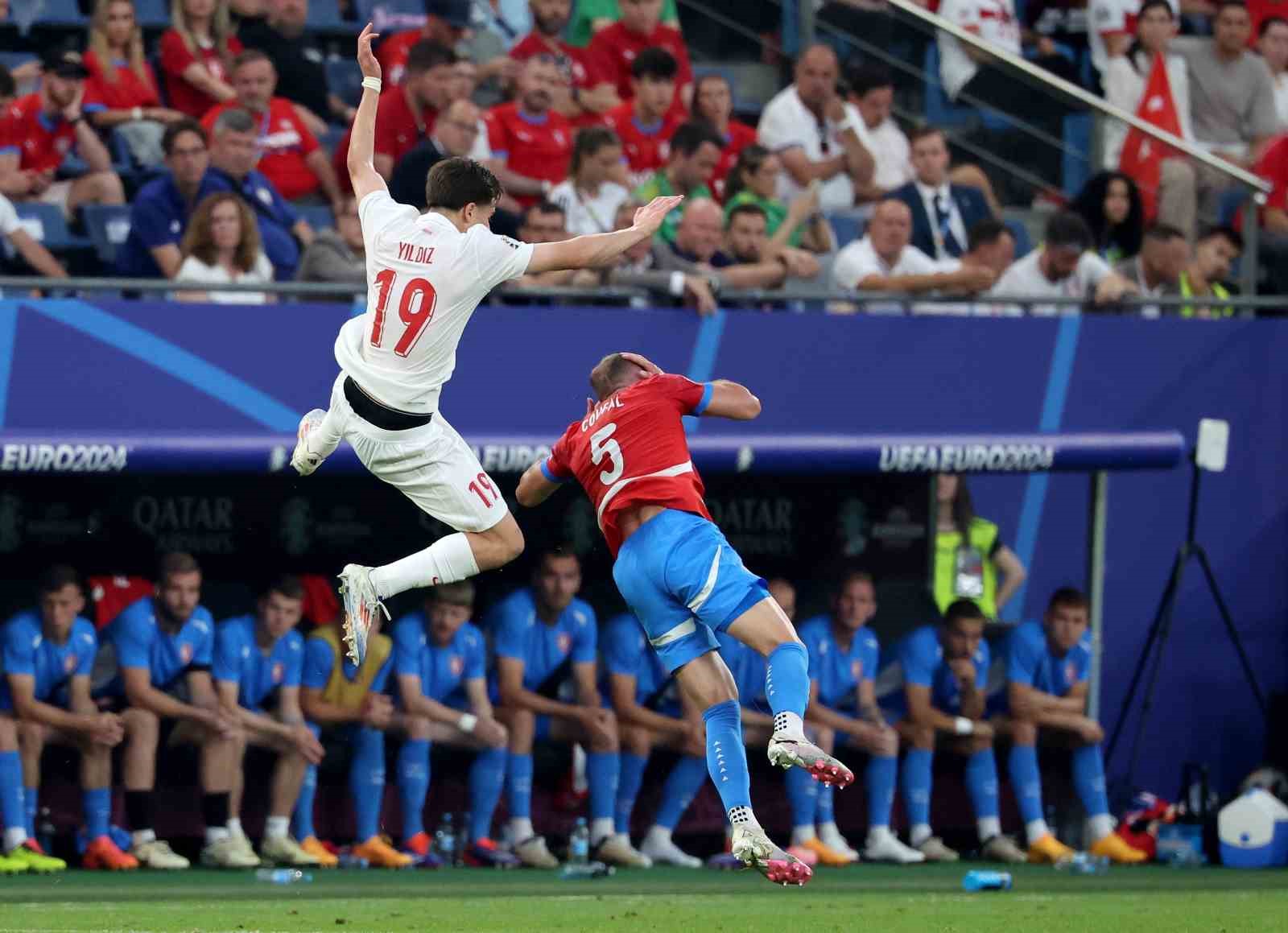 EURO 2024: Çekya: 0 - Türkiye: 0 (İlk yarı)
