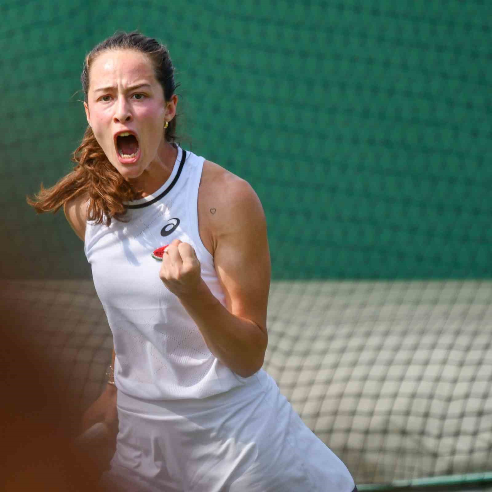 Zeynep Sönmez Wimbledon’da elemelerin final turuna yükseldi
