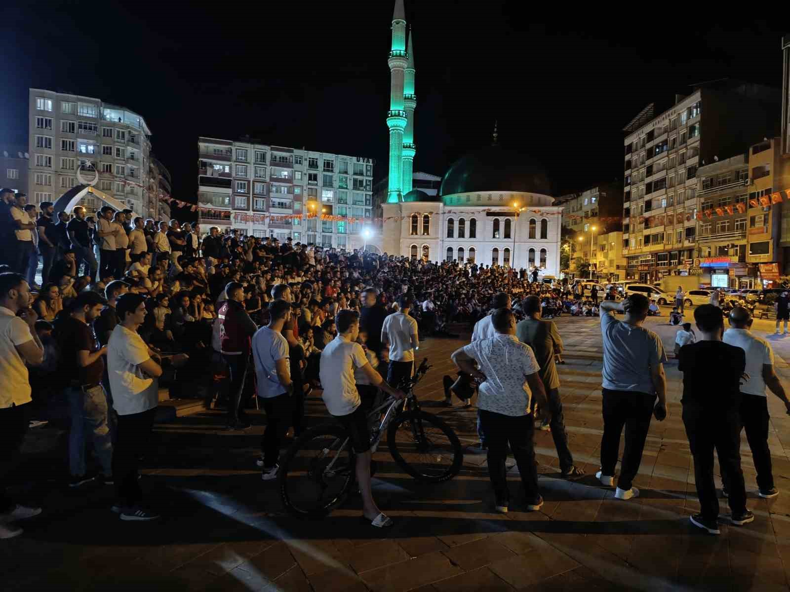 Siirt’te milli maç heyecanı yaşandı
