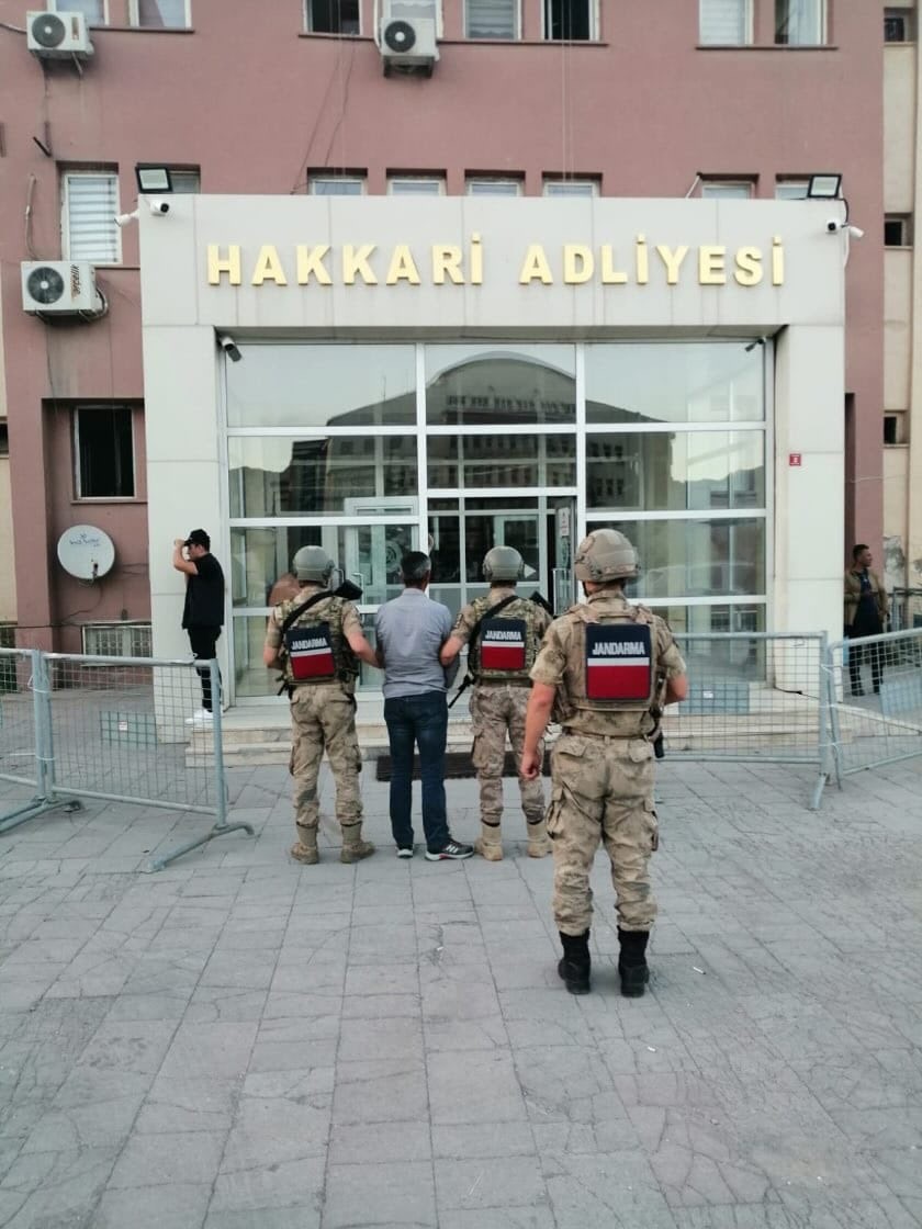 Hakkari’de değişik suçlardan aranan 14 kişi tutuklandı
