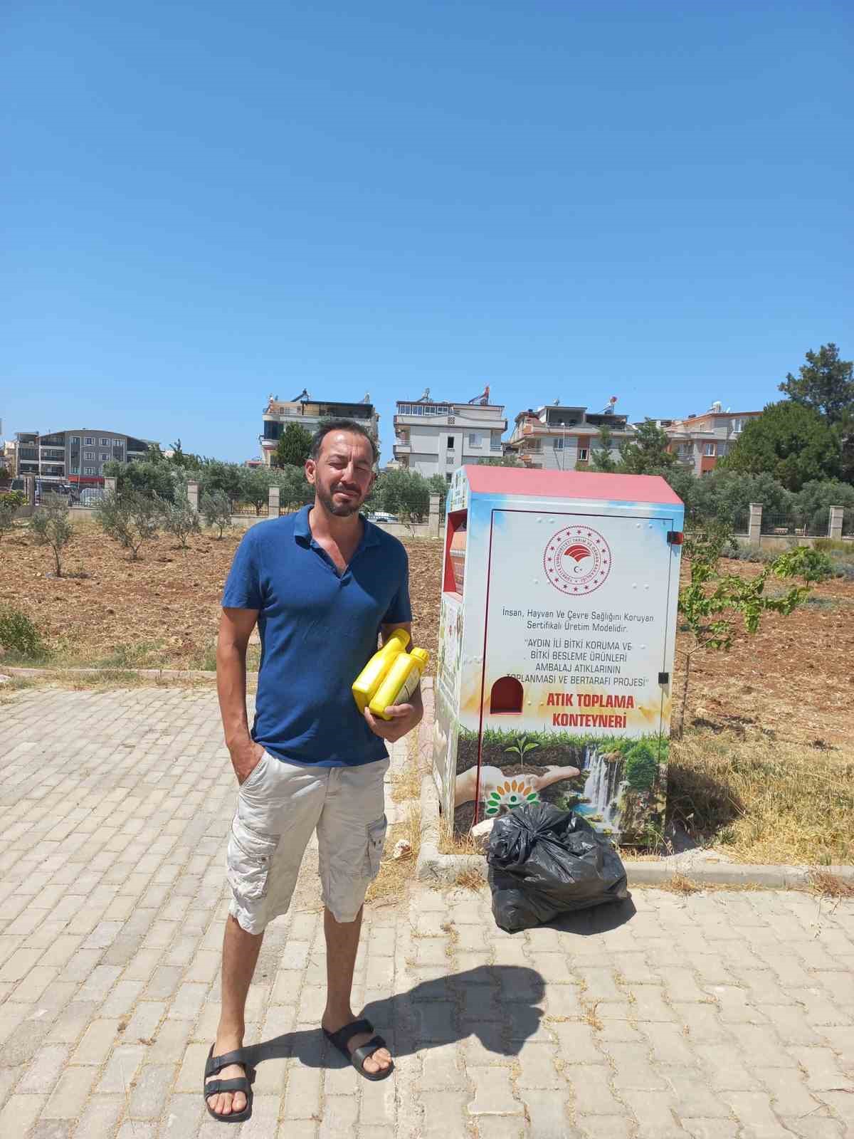 Zirai ilaç ambalajları konusunda çiftçiler bilgilendirildi
