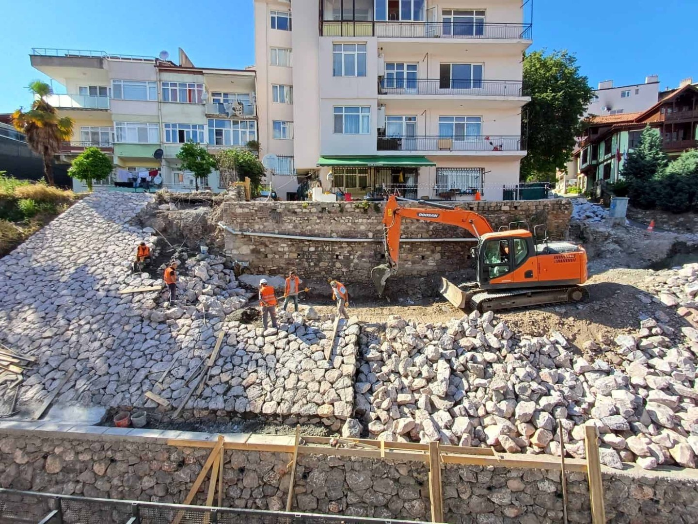 Büyük gürültüyle çökmüştü, yenilendi
