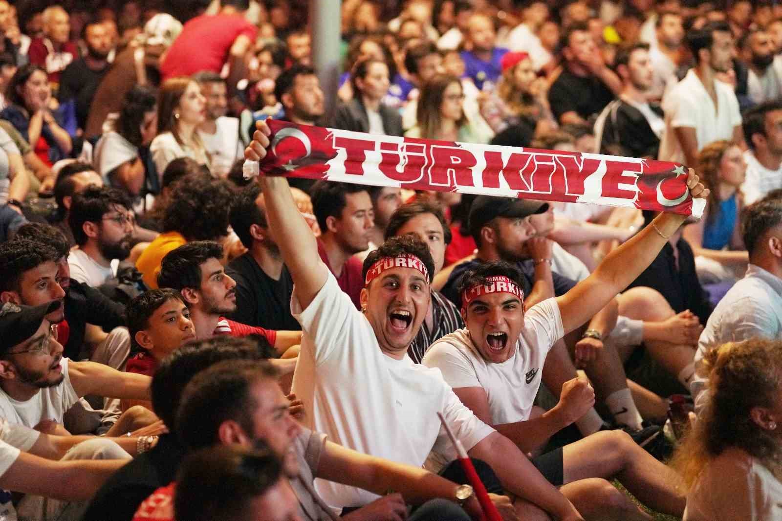 Şişli’de zafer coşkusu
