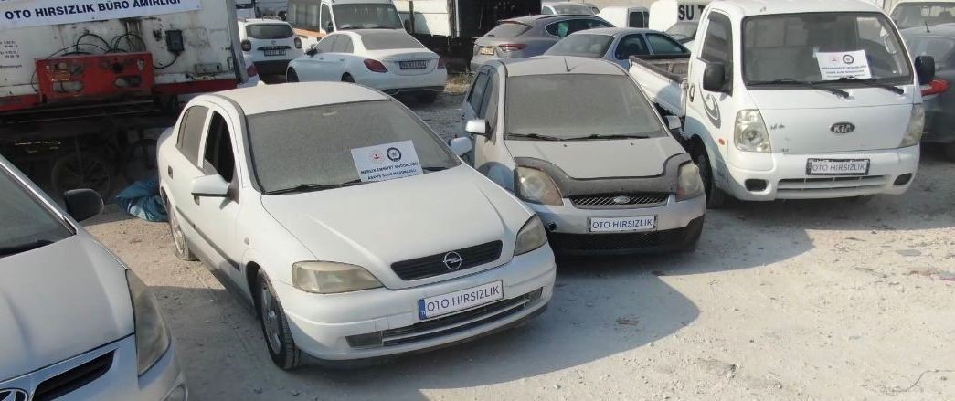 Mersin’de ’change oto’ dolandırıcıları yakalandı
