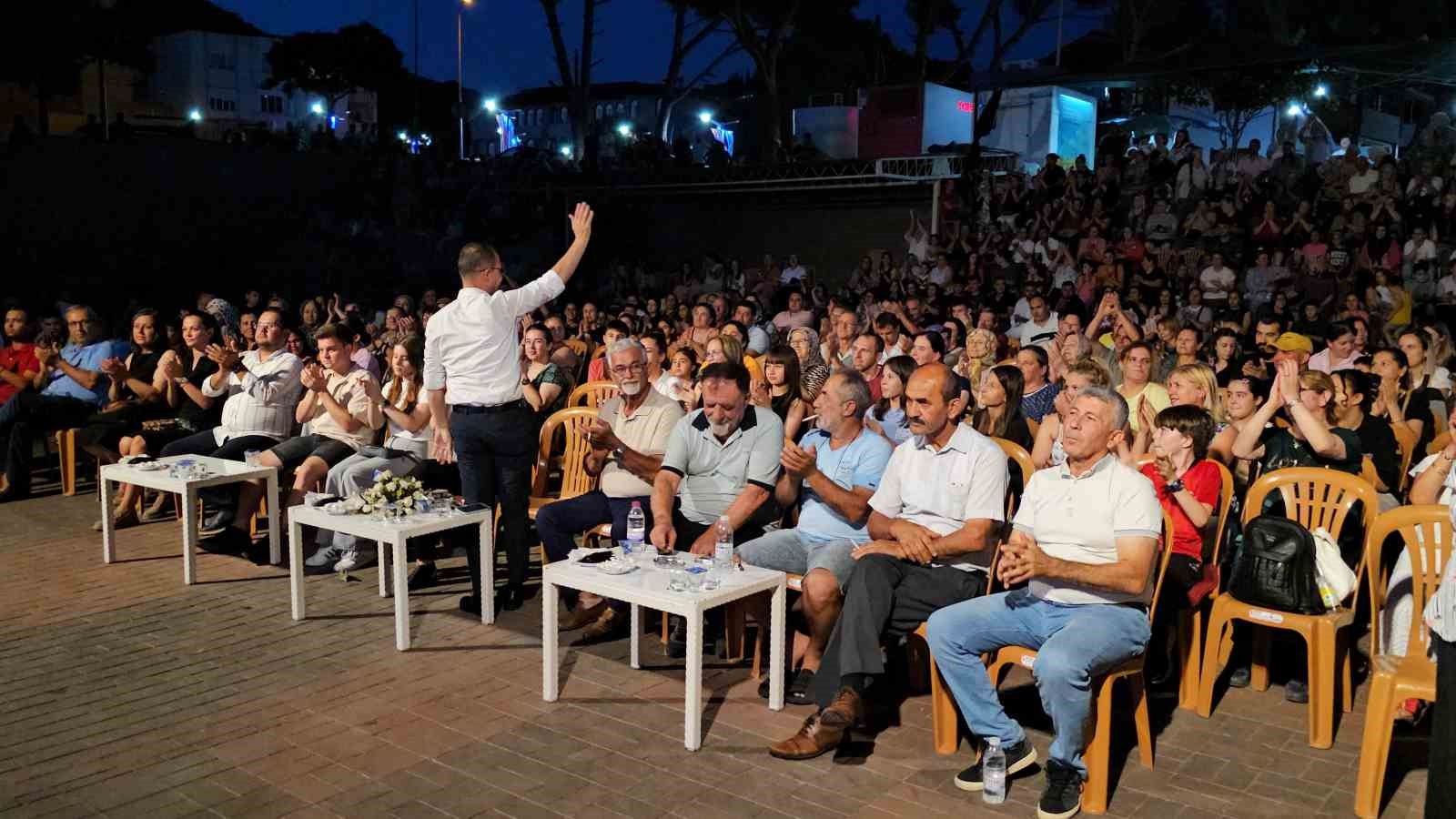 Kuyucak’ta yaz konseri ve milli coşku birlikte yaşandı
