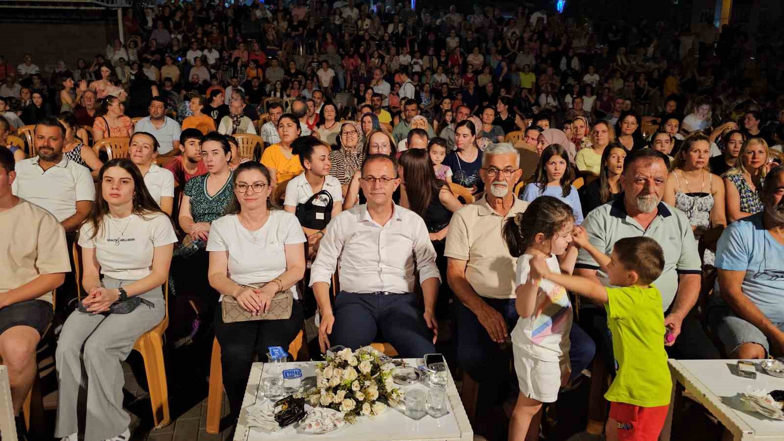 Kuyucak’ta yaz konseri ve milli coşku birlikte yaşandı
