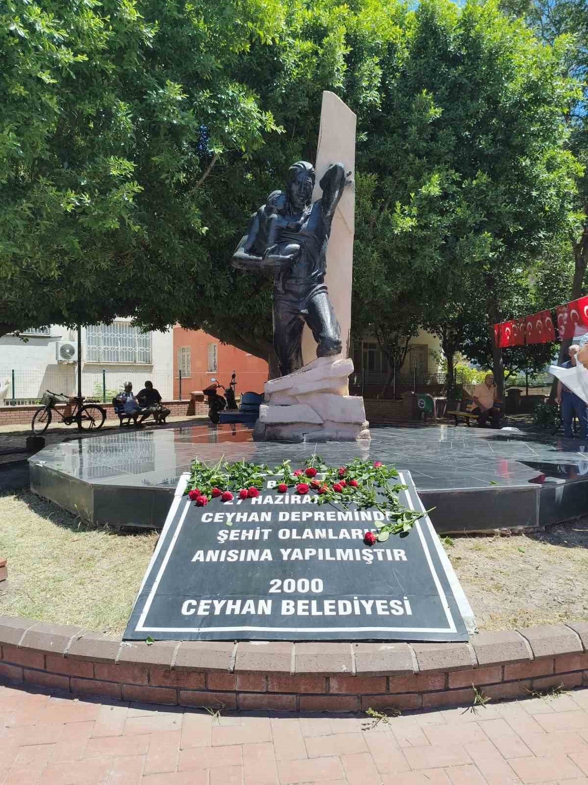 Ceyhan Belediyesi, 1998 depreminde hayatını kaybedenleri andı
