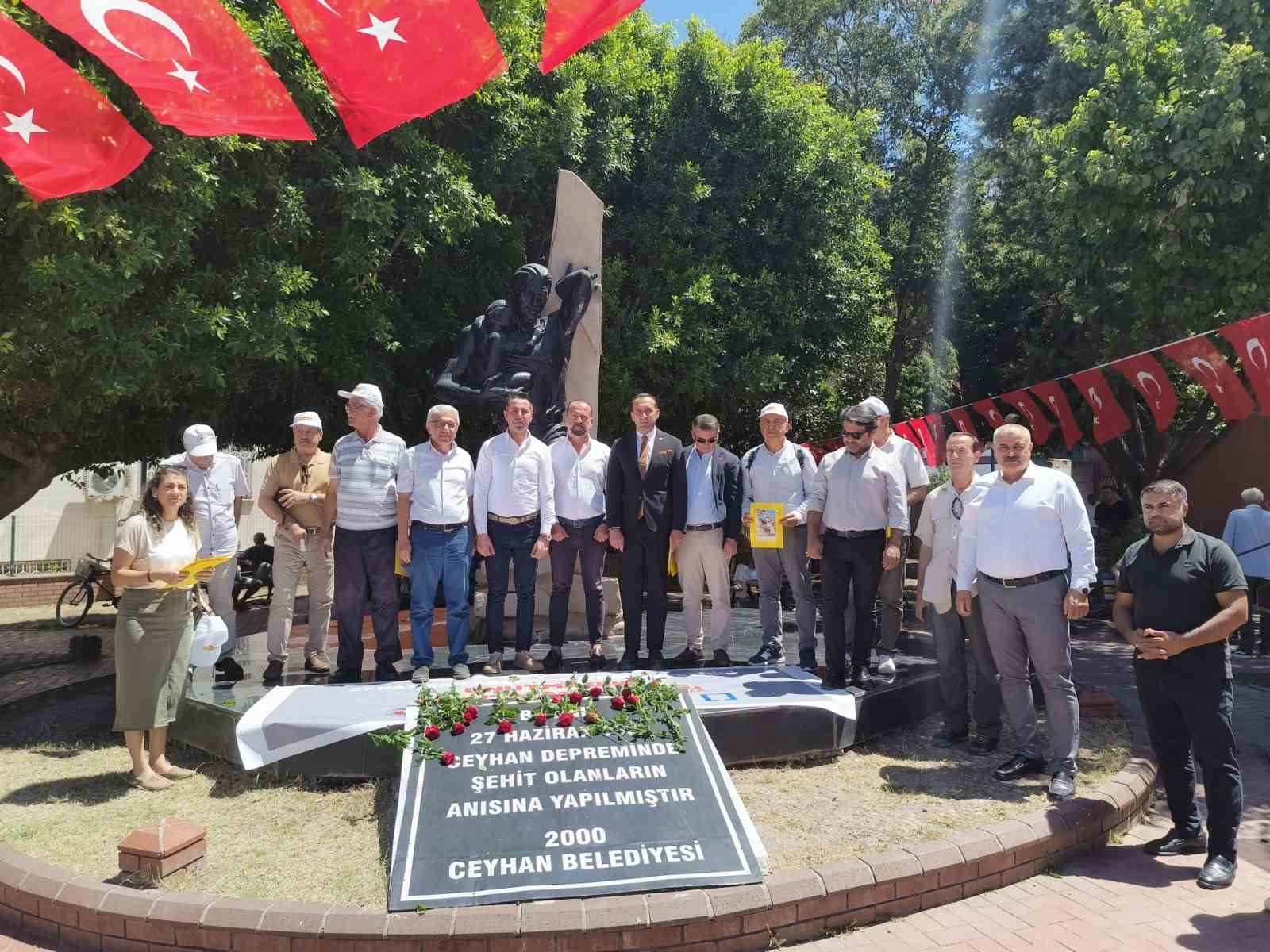 Ceyhan Belediyesi, 1998 depreminde hayatını kaybedenleri andı
