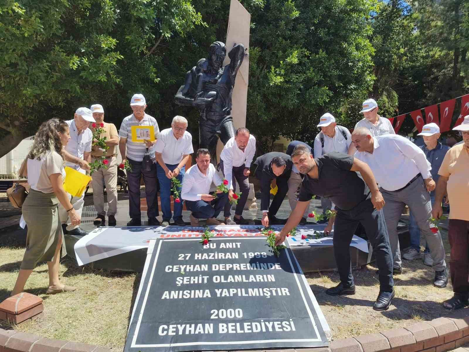 Ceyhan Belediyesi, 1998 depreminde hayatını kaybedenleri andı
