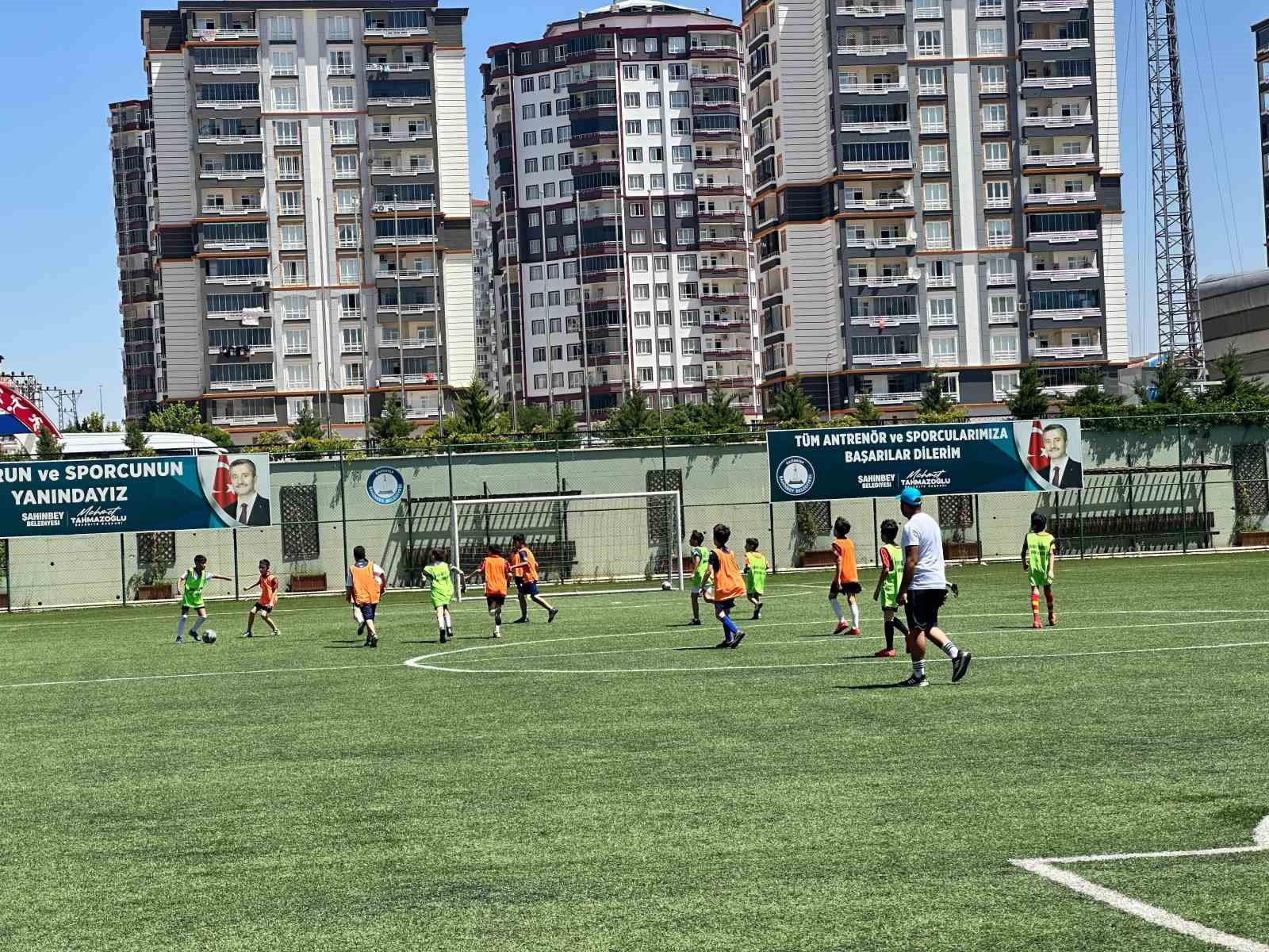 Şahinbey Belediyesi yaz spor okulları başladı
