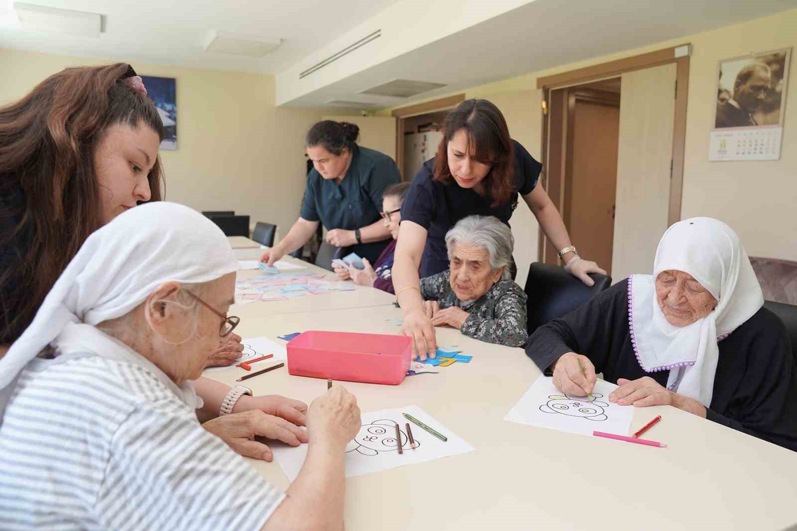 Tepebaşı Belediyesi, Alzheimer hastalarının yanında
