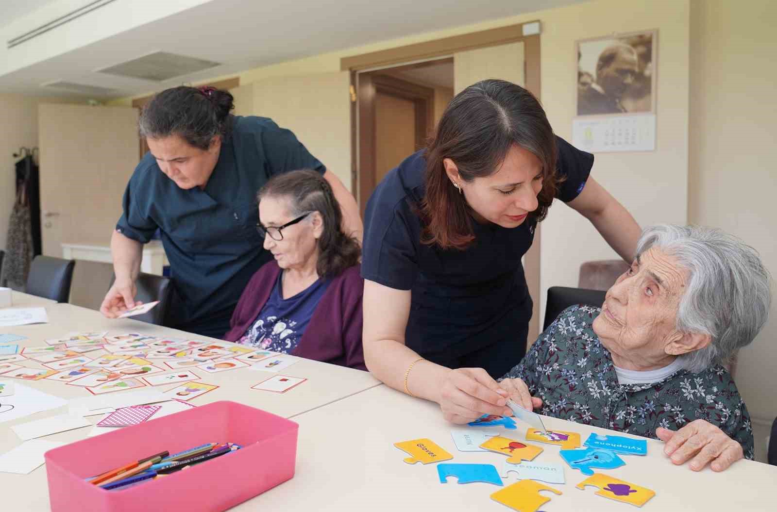 Tepebaşı Belediyesi, Alzheimer hastalarının yanında
