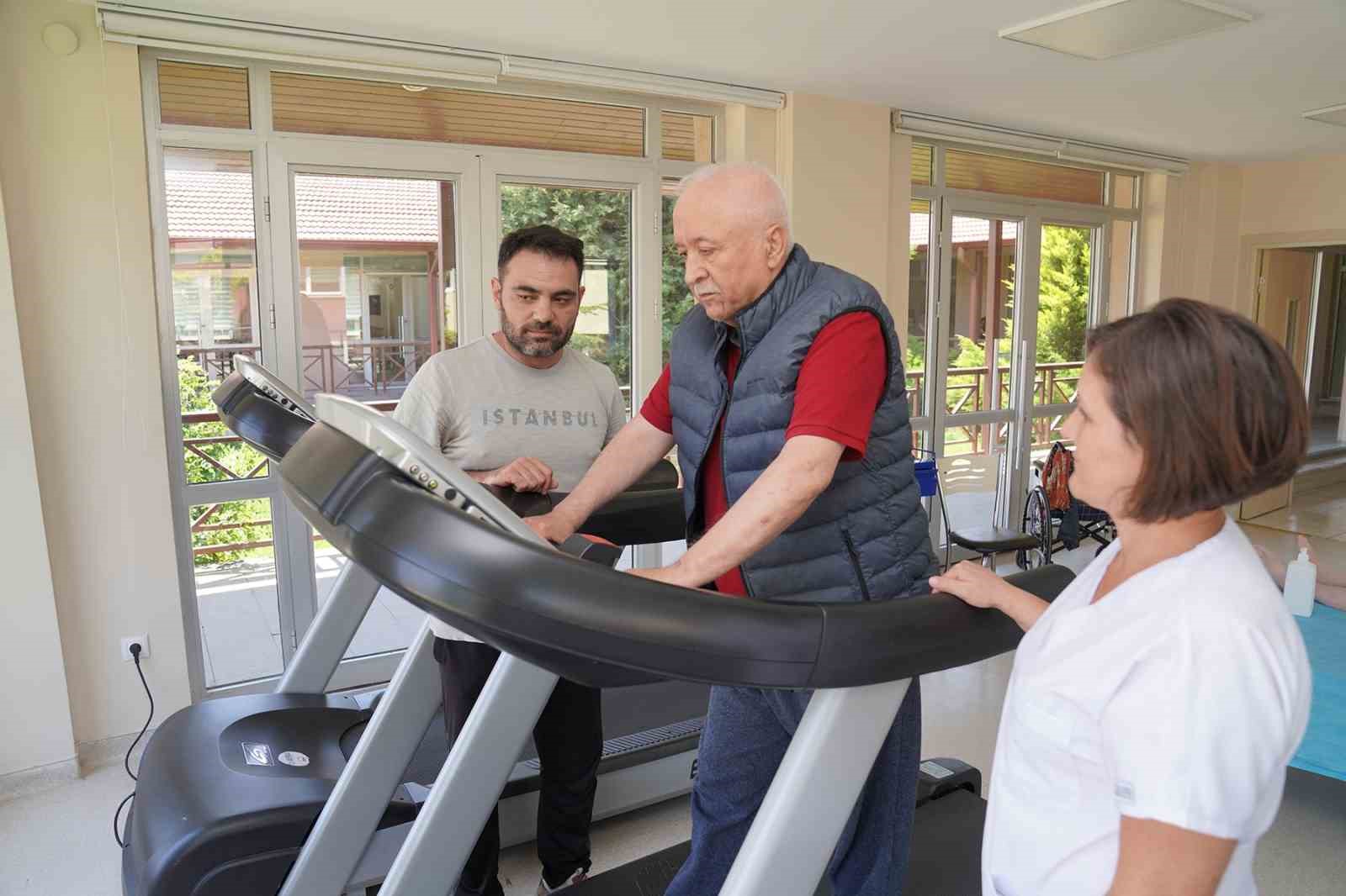 Tepebaşı Belediyesi, Alzheimer hastalarının yanında
