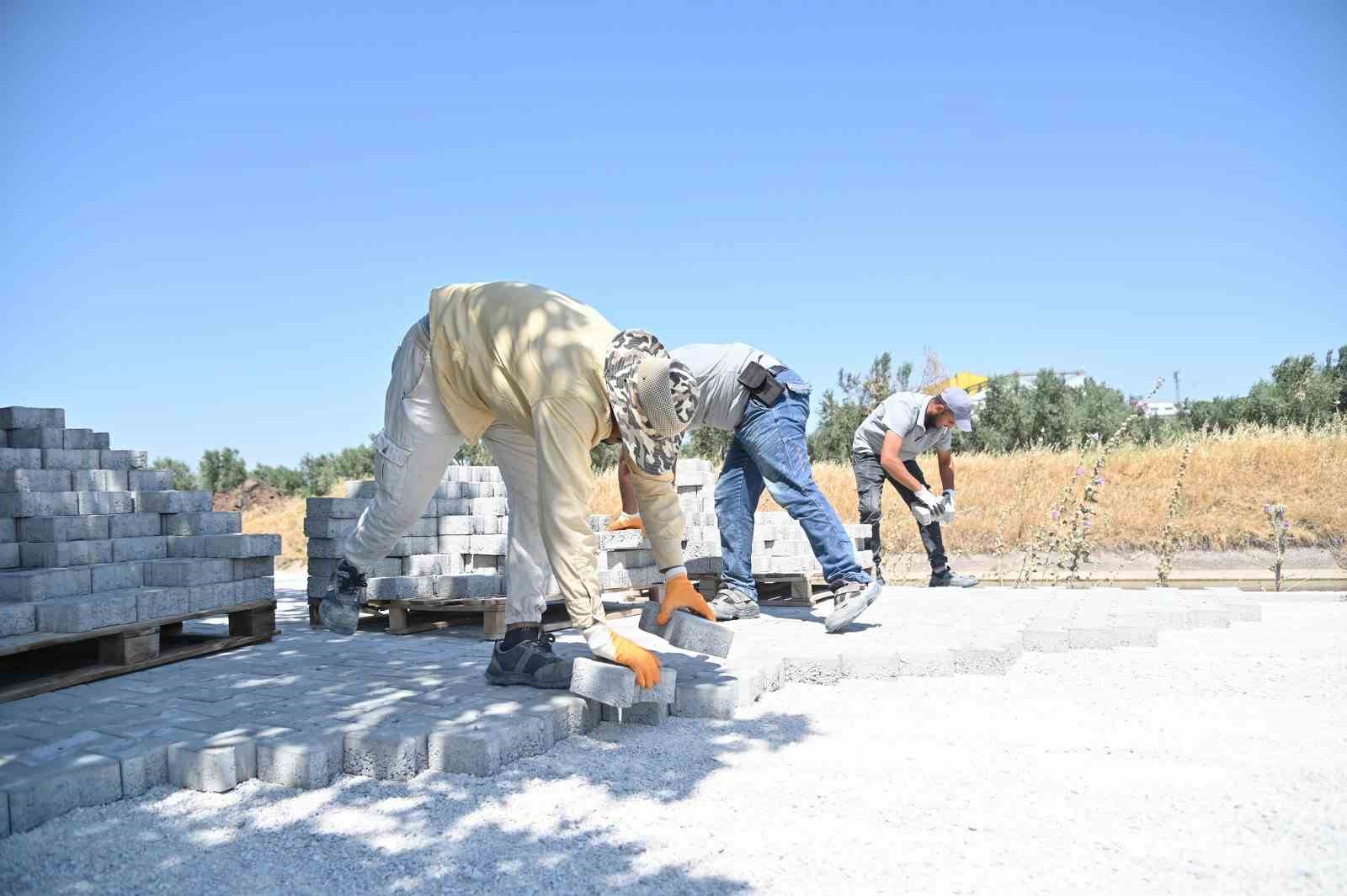 Mahalle sakinleri istedi, Başkan Zeyrek yaptı
