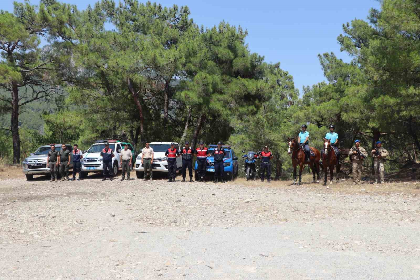 Antalya’da orman yangınlarına karşı devriye ve faaliyetler sıklaştırıldı
