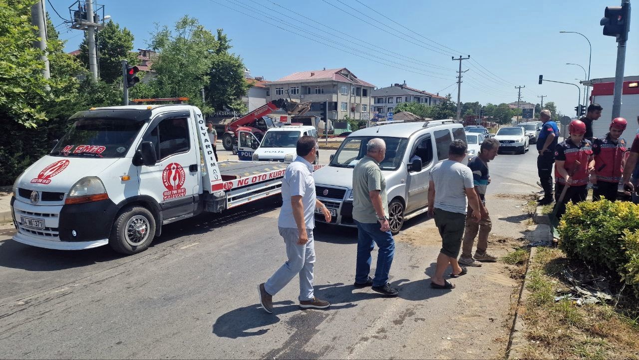 Sakarya’da duble yolda zincirleme kaza: 4 yaralı
