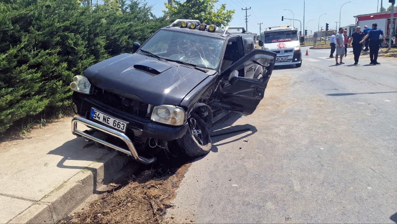 Sakarya’da duble yolda zincirleme kaza: 4 yaralı
