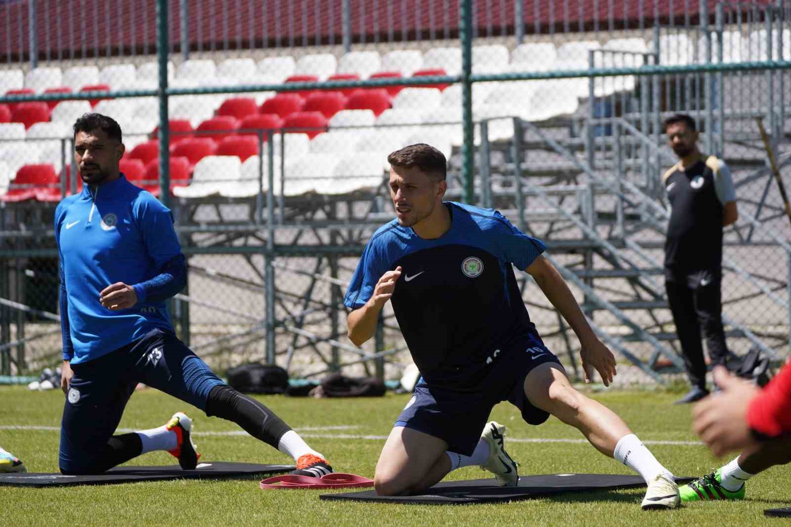 Çaykur Rizespor, Erzurum’da yeni sezon hazırlıklarına başladı
