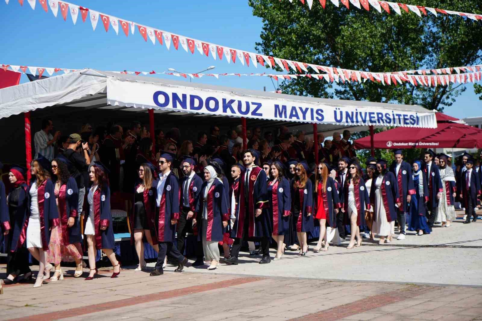 Sağlık ordusuna 322 yeni hekim
